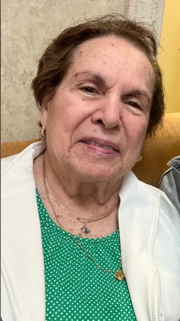 Obituary of Maria Elena Urcuyo