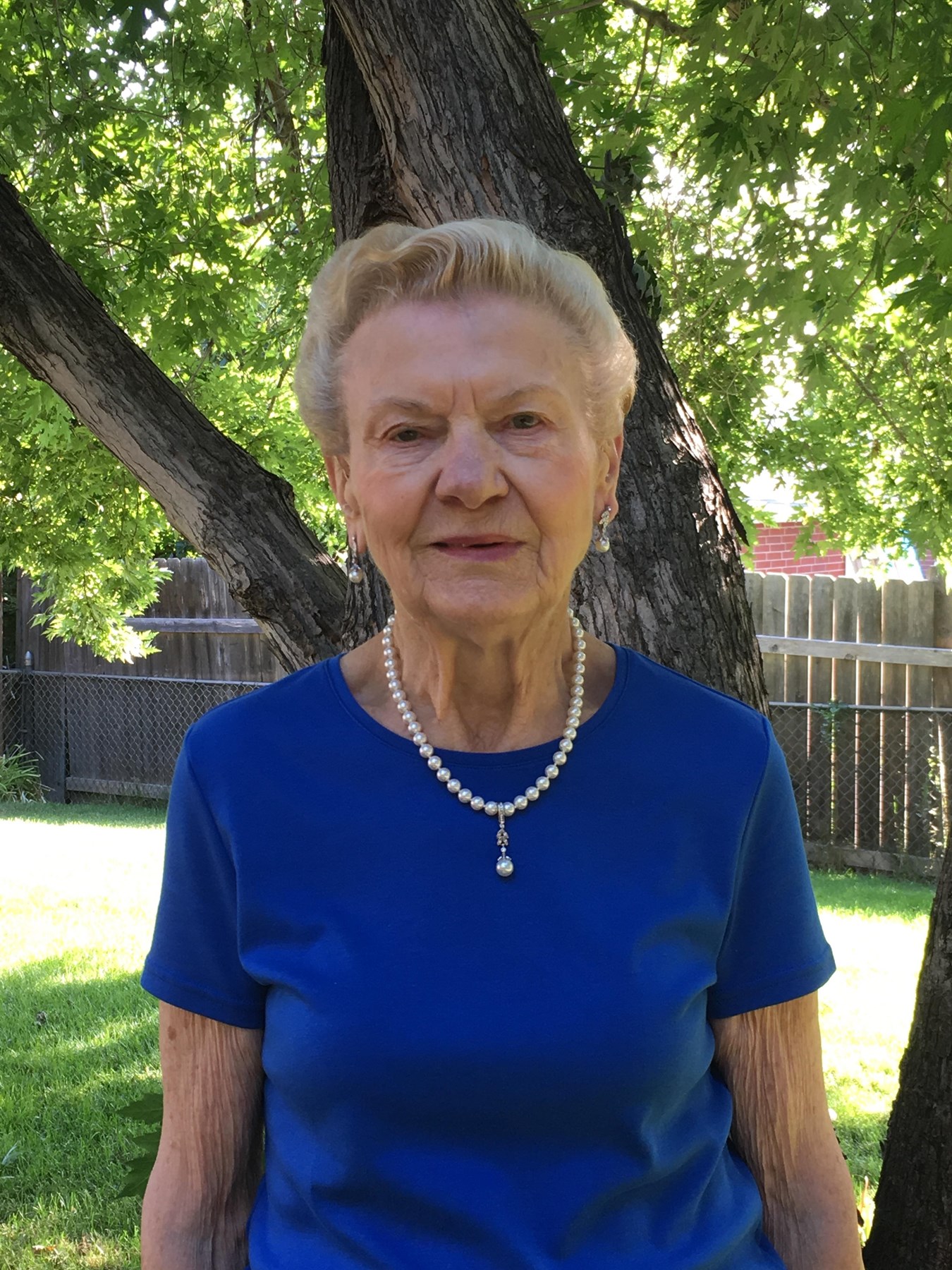 Obituary of Dorothy Lois Pastine