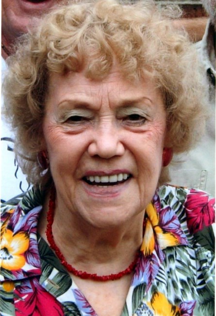 Obituary of Jeannine Robert Lamoureux