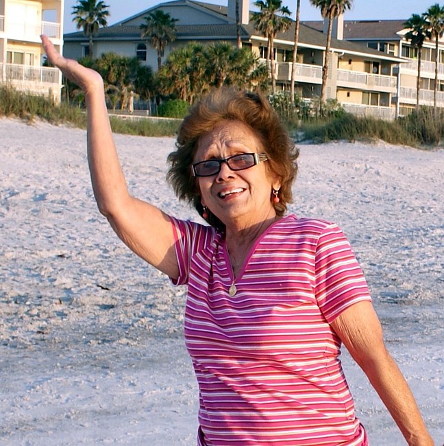 Obituary of Gladis Leon