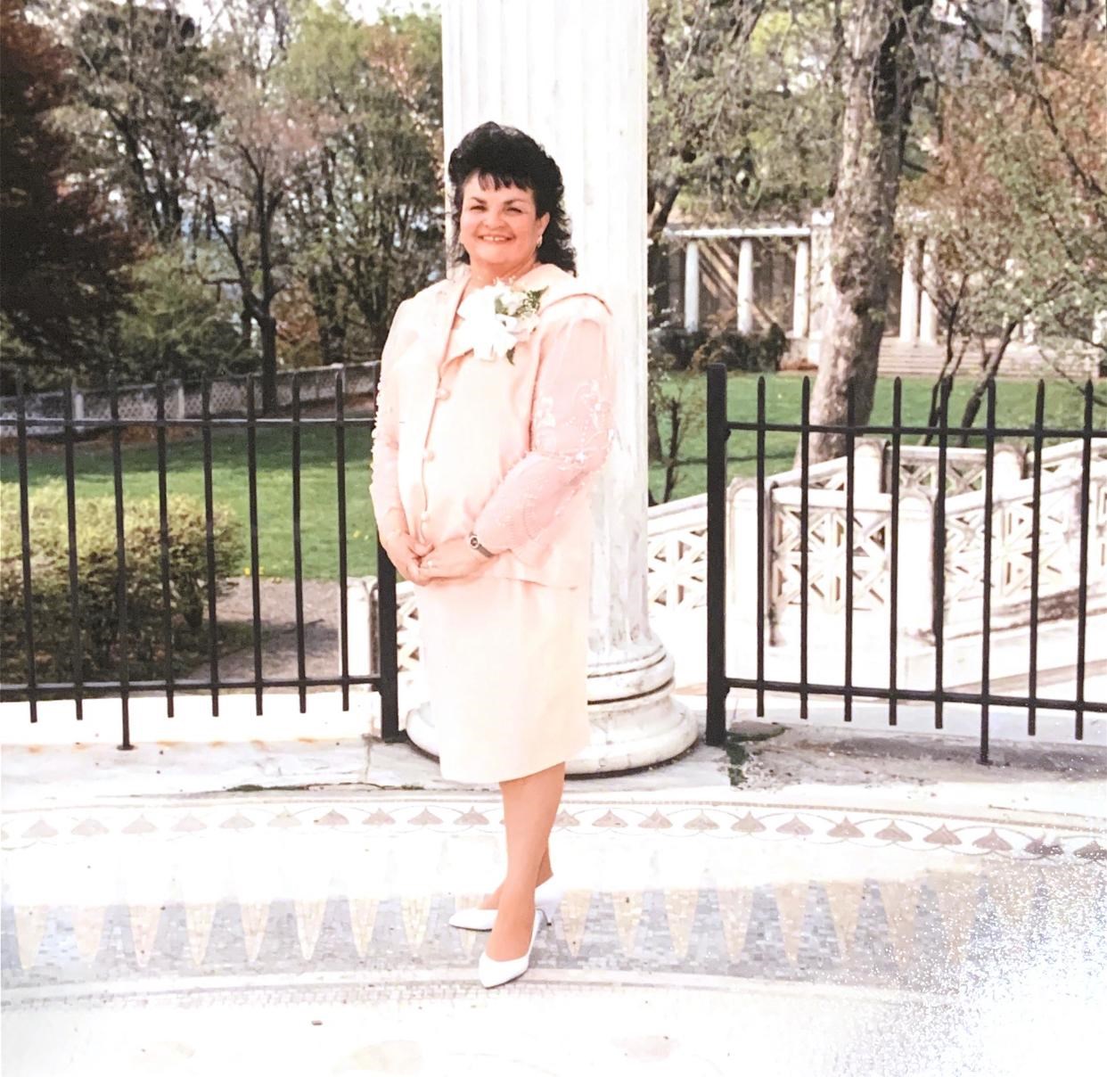 Obituary of Isabel Flores