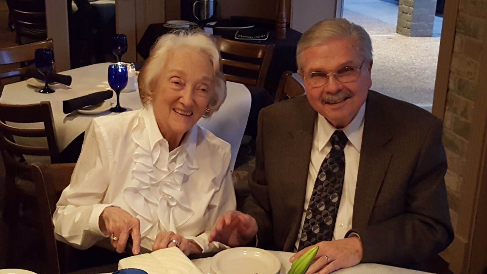 Obituary of Pahl & Beverly Meyers