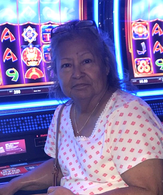 Obituario de Consuelo V. Martinez