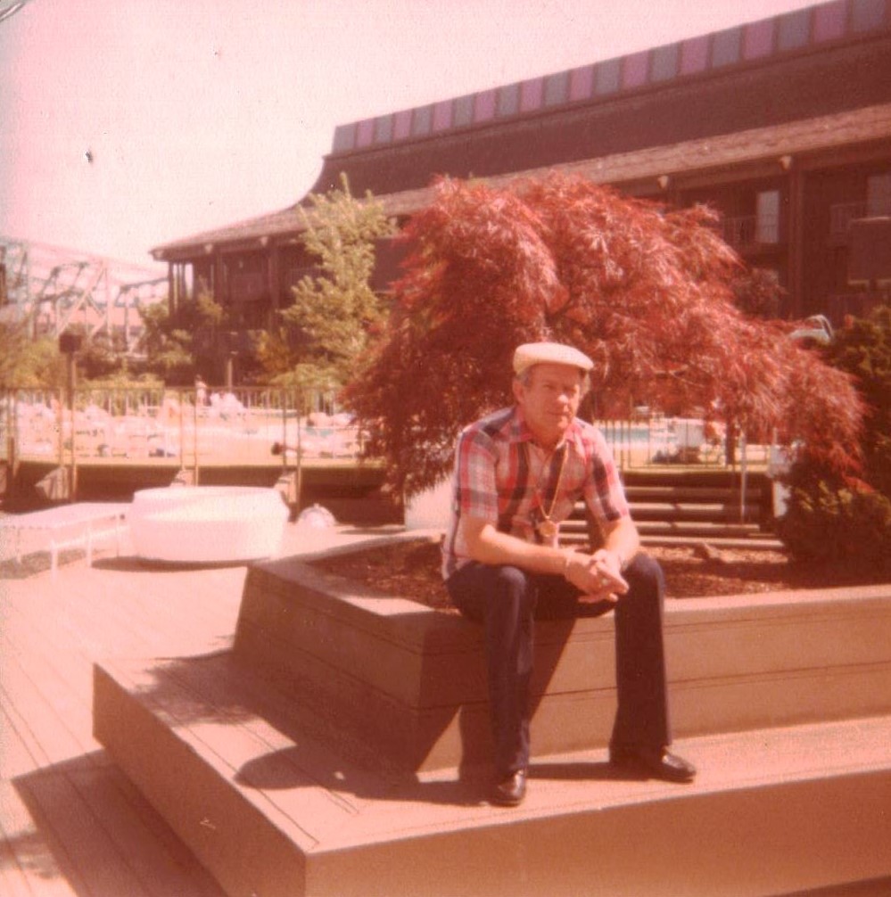 Obituario de Raymond "Tooter" Lee Weaver