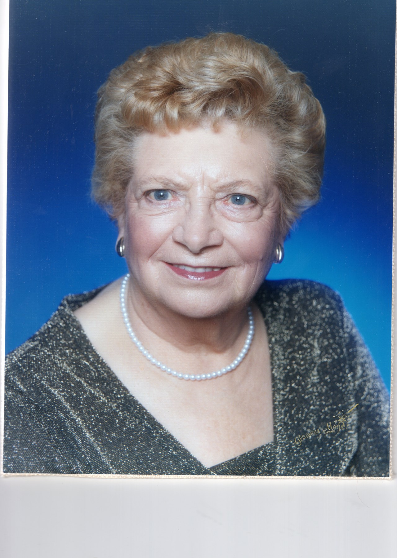 Obituary of Elisabeth Sanders