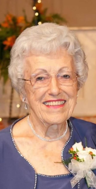 Obituary of Carolyn Myrick Lott