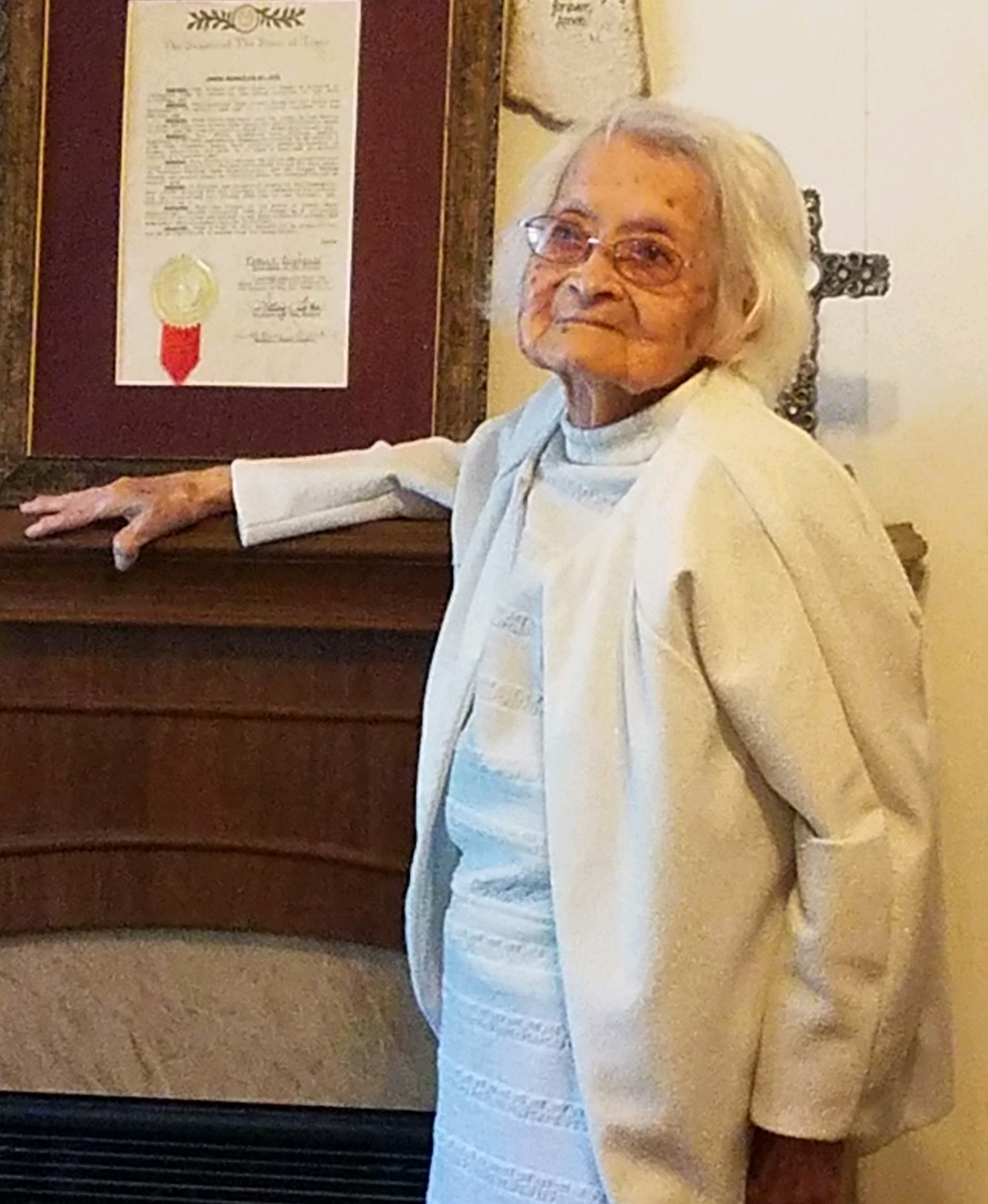 Obituary of Elma R. Perez