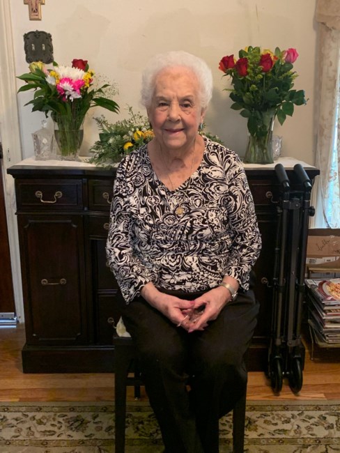 Obituario de Mary Louise Mihalopoulos Carrizales