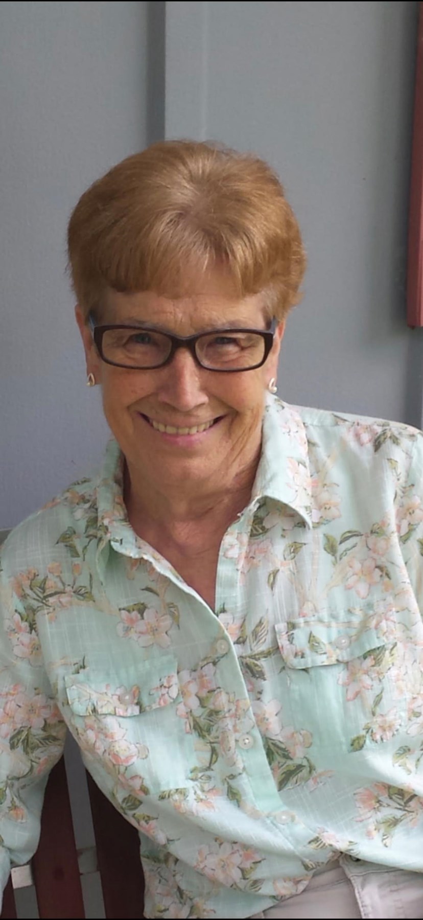 Obituary of Joan Lesalie Salmons