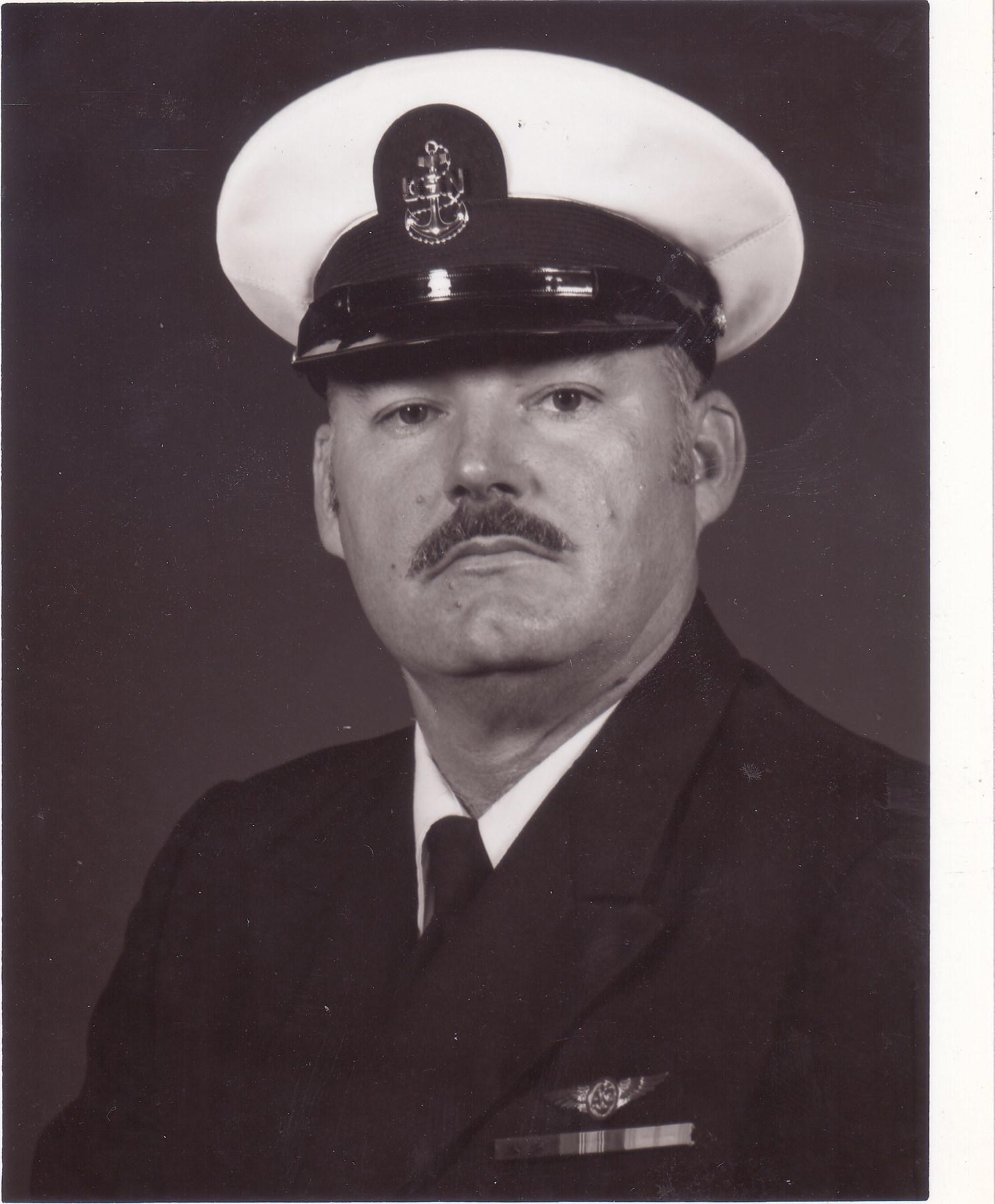 Obituary of Robert "Joe" Tucker