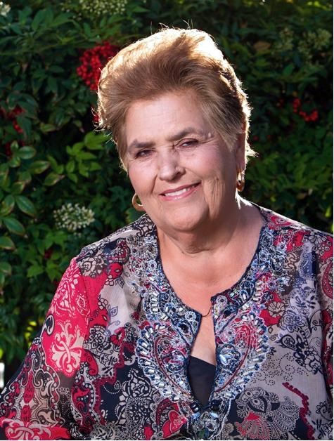 Obituary of Maria Teresa Navarro de Zavala