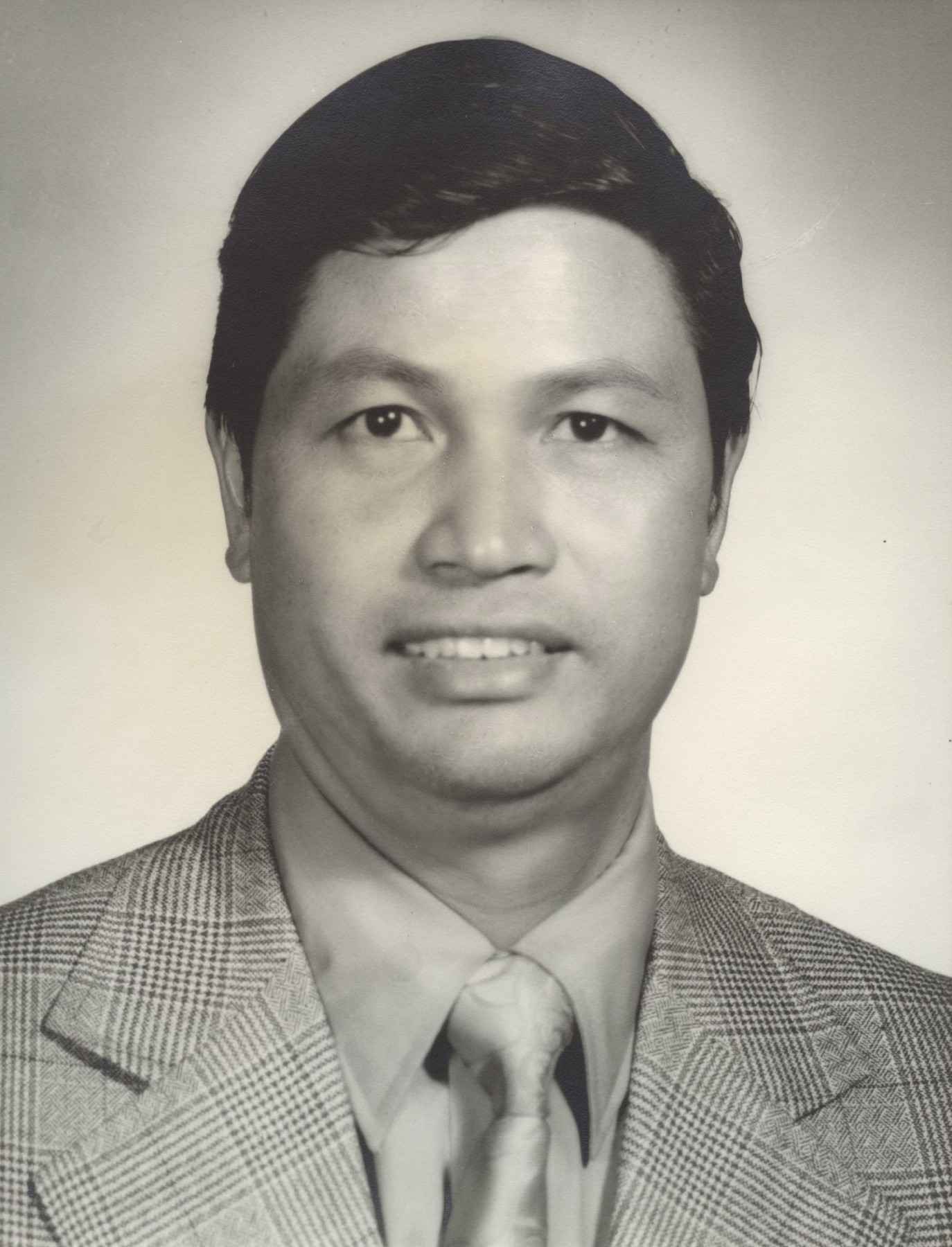 Obituary of Mr. Robert Tze King Fong