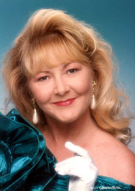 Obituary of Sondra Whiteley Woods