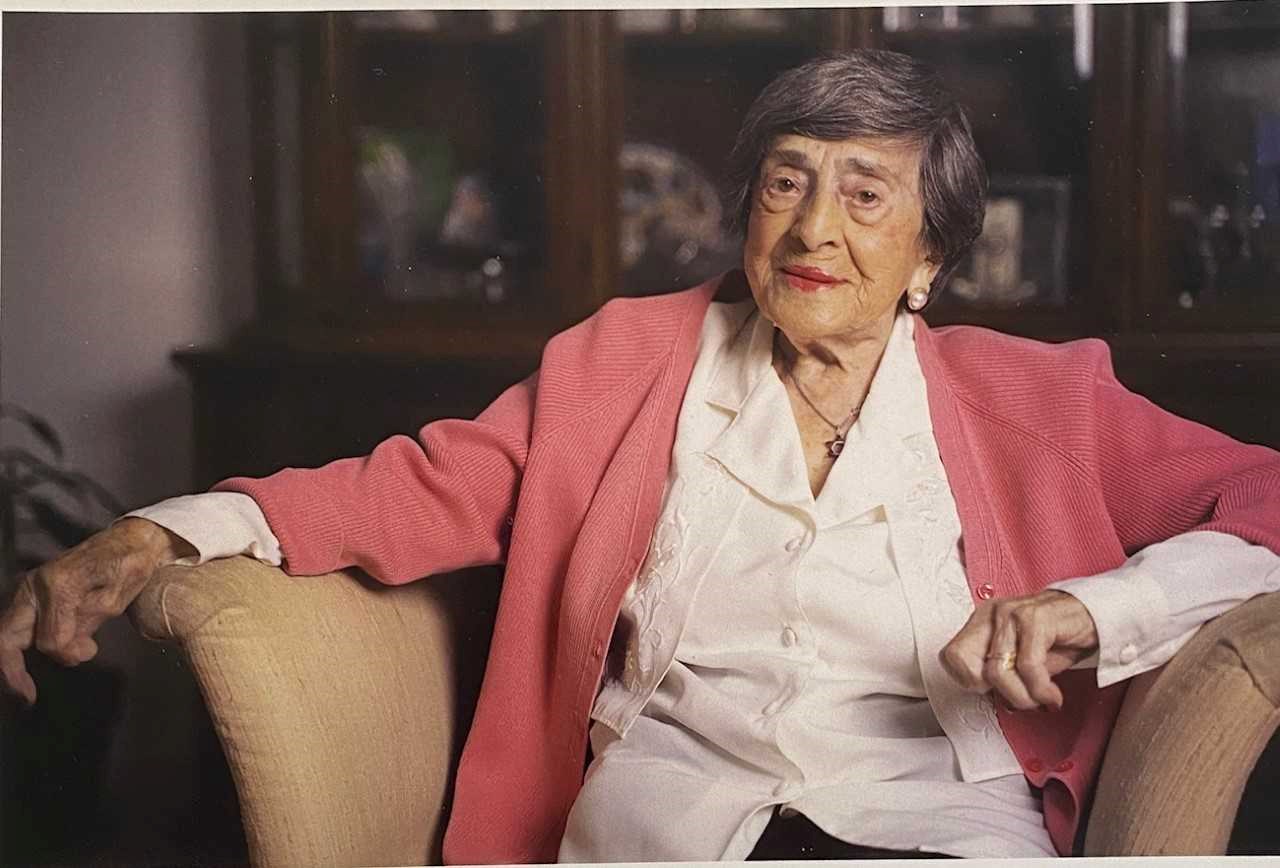 Obituary of Rose Reizbaum