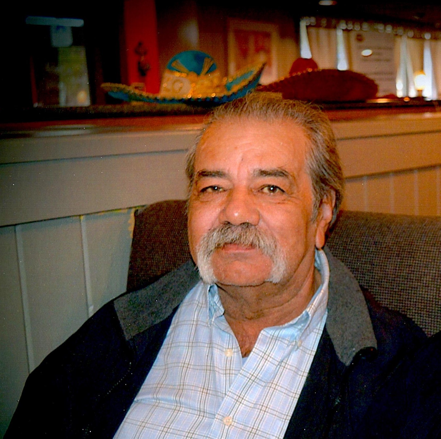 Obituary of Roberto Cisneros