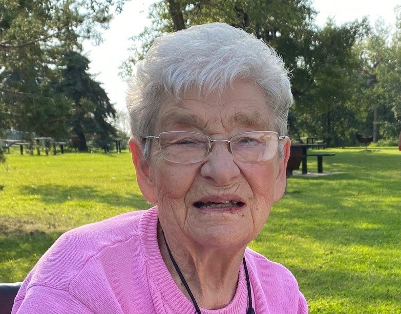 Obituary of Betty Augusta Dewar (Litke)