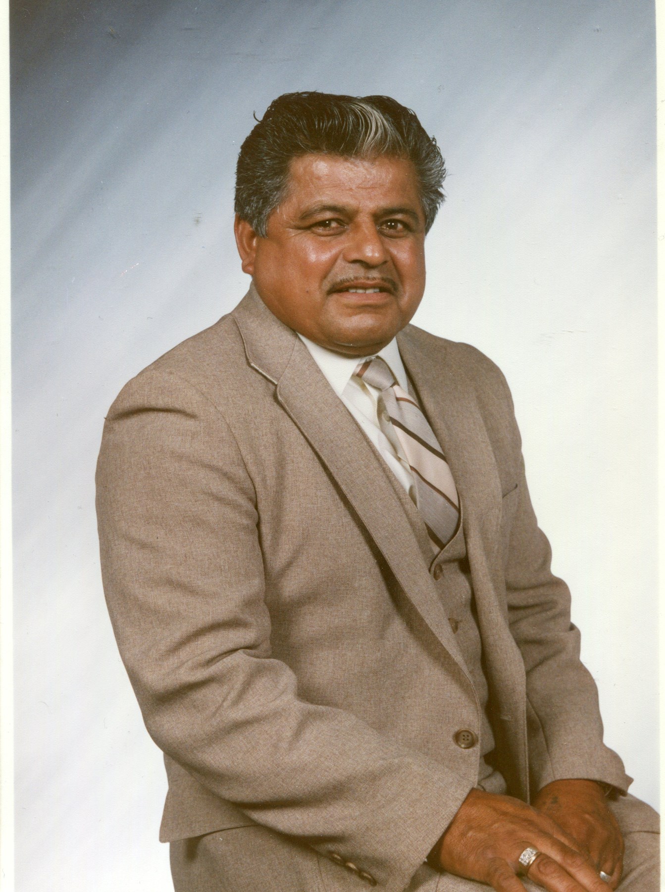 Obituario de Frank Inez Amaya