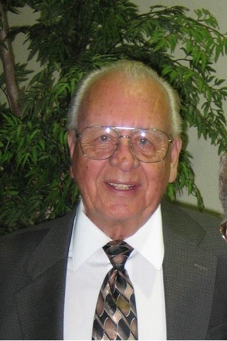 Obituary of Hollis R Combs