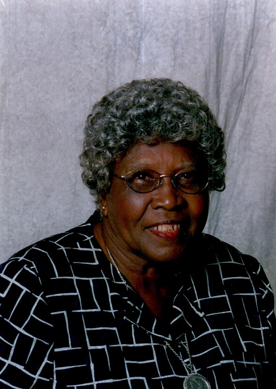 Obituary of Evelyn Hill Ray