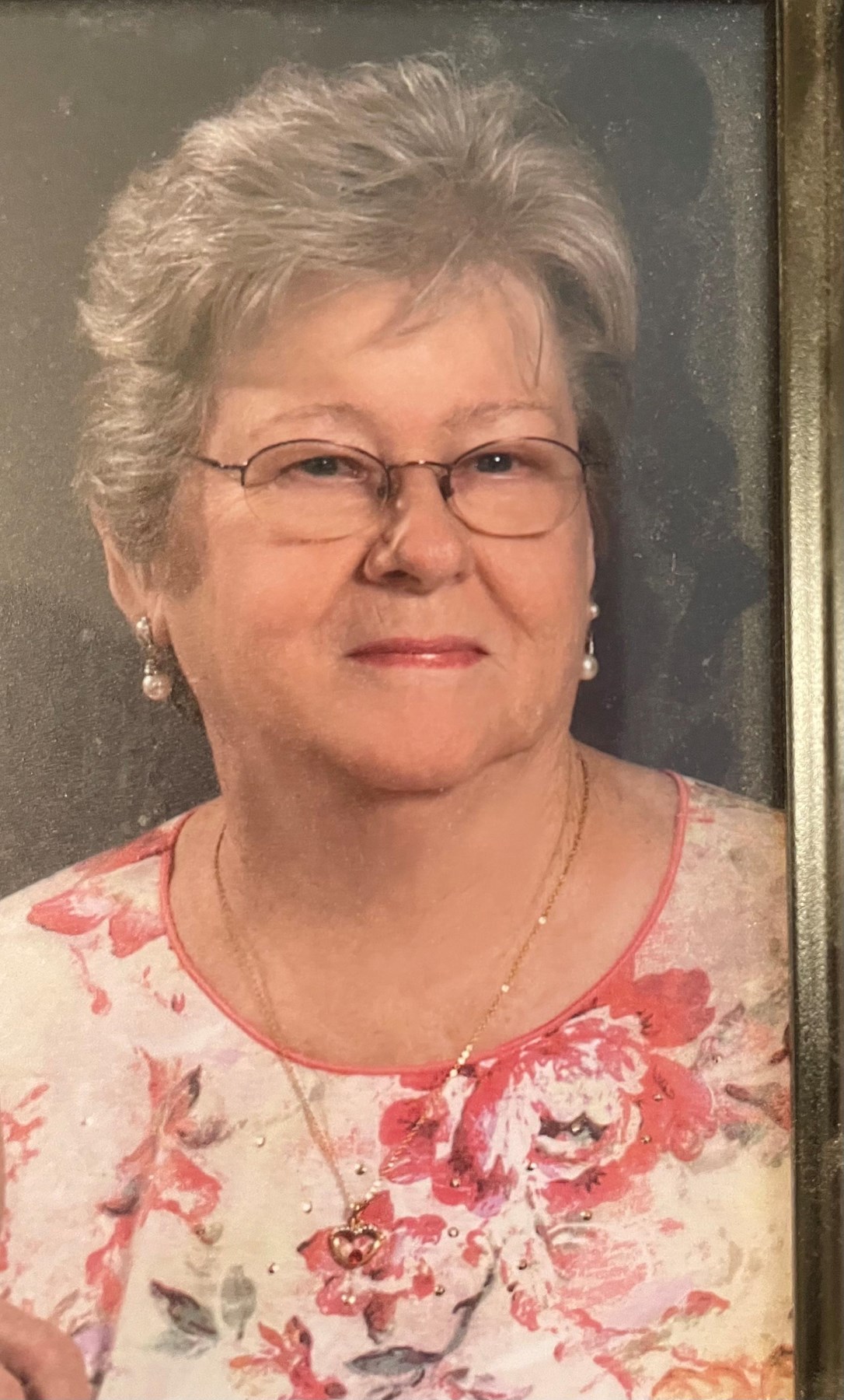 Obituary of Alyne "Lucy" Burton