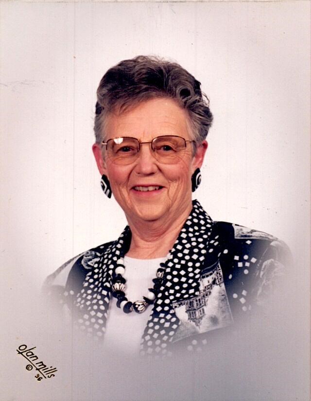 Obituary of Maxine Lavone Blooding