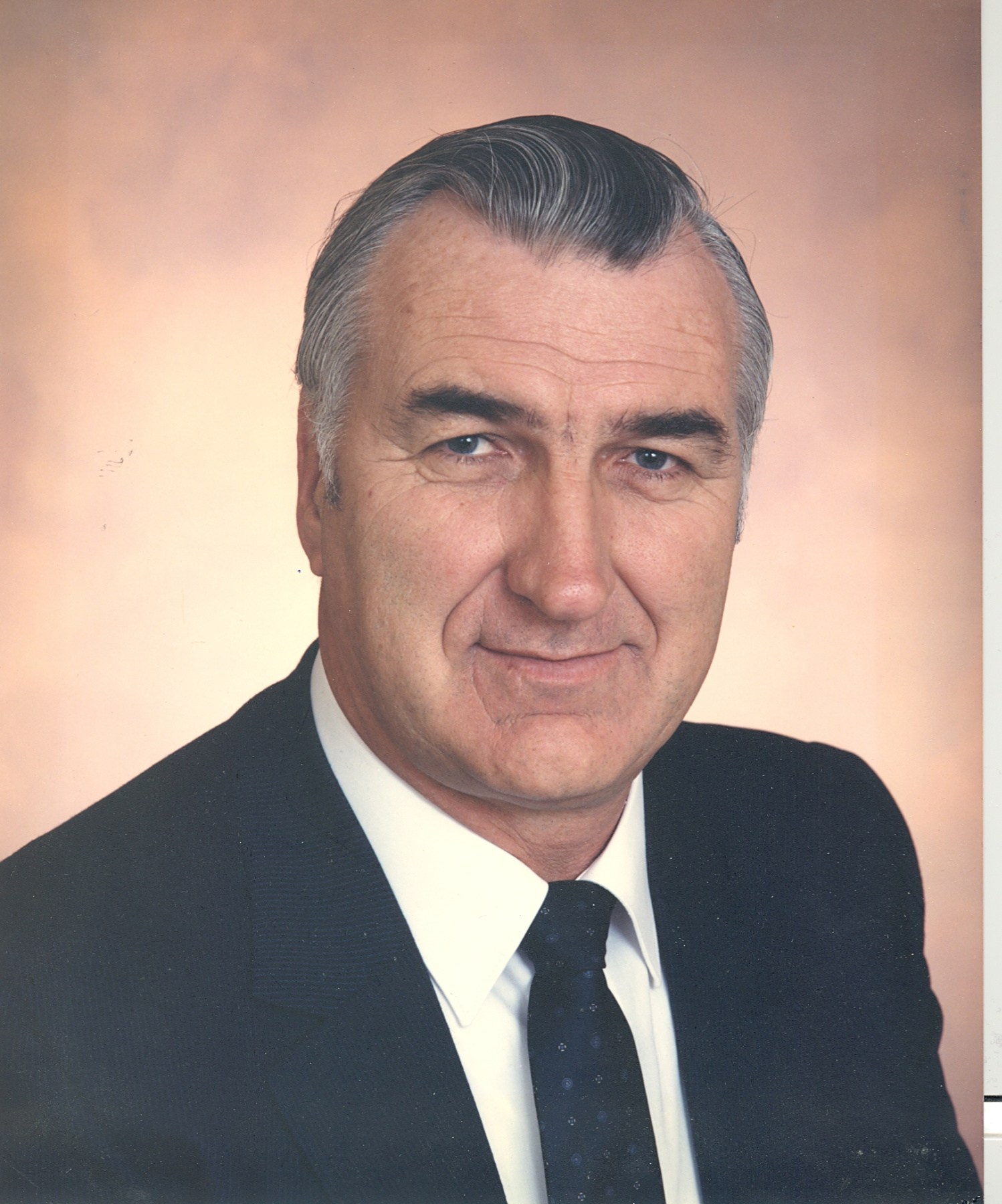 Obituary of Cliff Hoyt