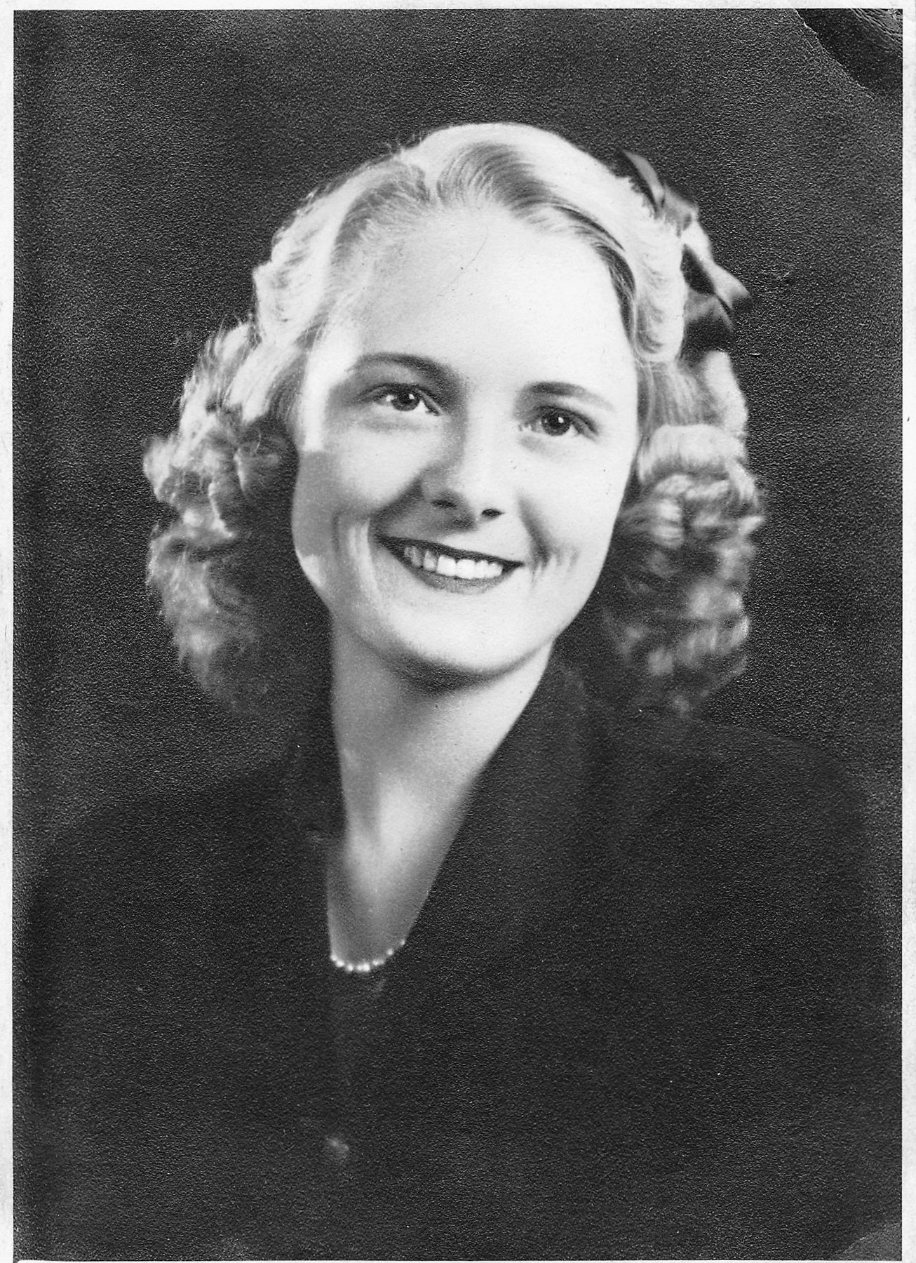 Obituary of Ava Muriel Ray Hill