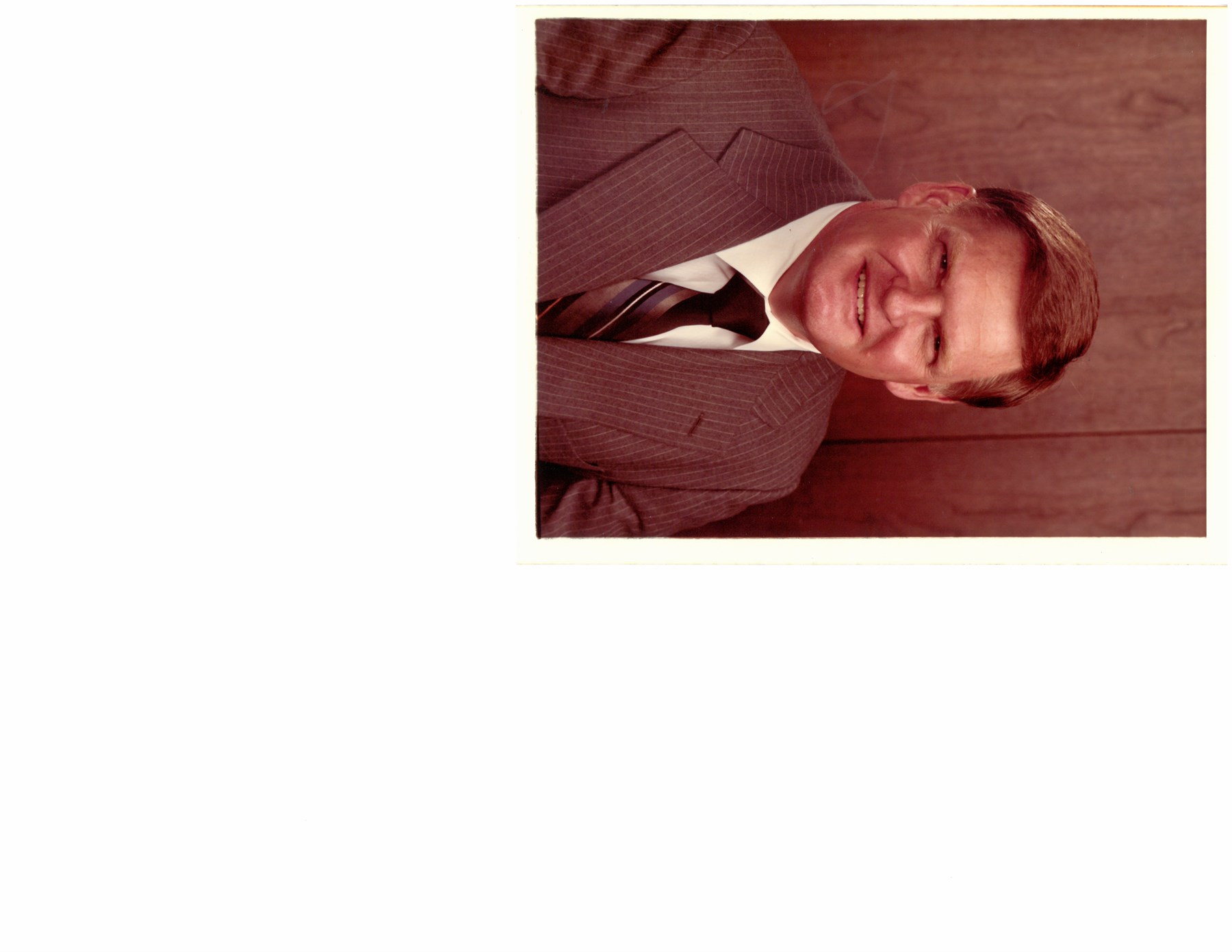 Obituario de Thomas E. Sands