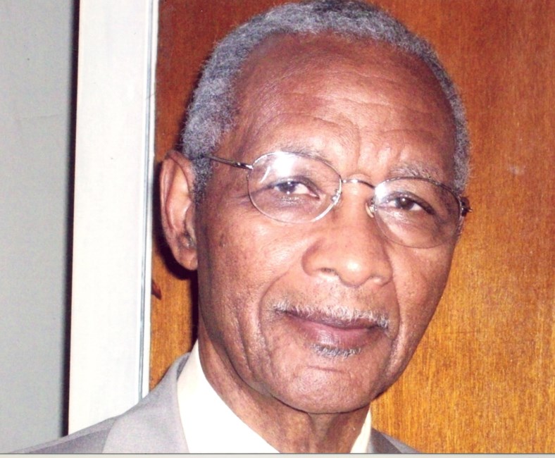 Obituario de Desmond Francis Alexander
