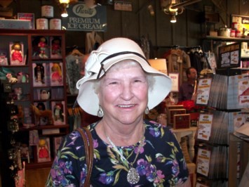 Obituary of Lorraine Beverly Woltz