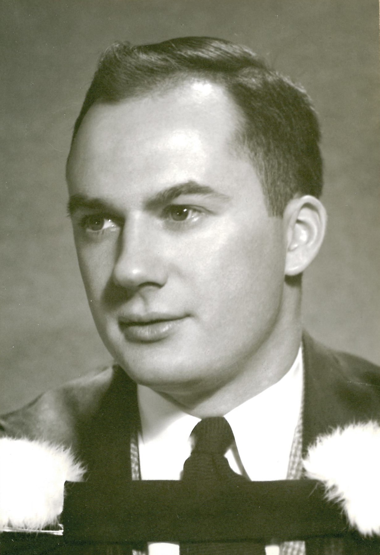 Obituary of Ian W. Hollingsworth