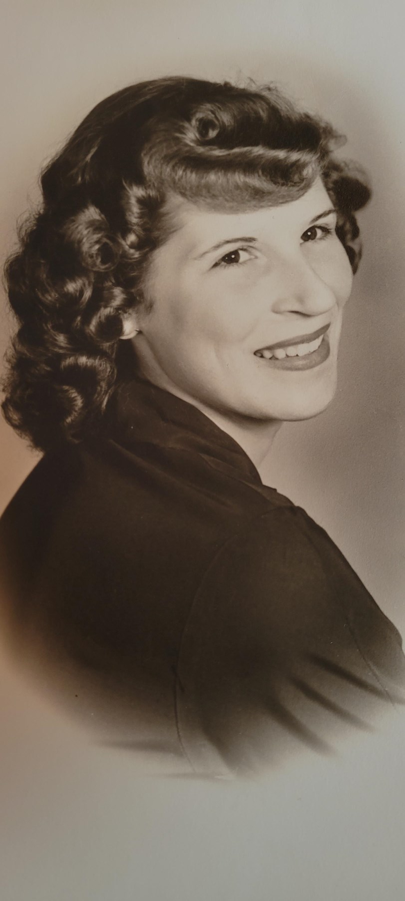 Obituary of Deloris May Showen