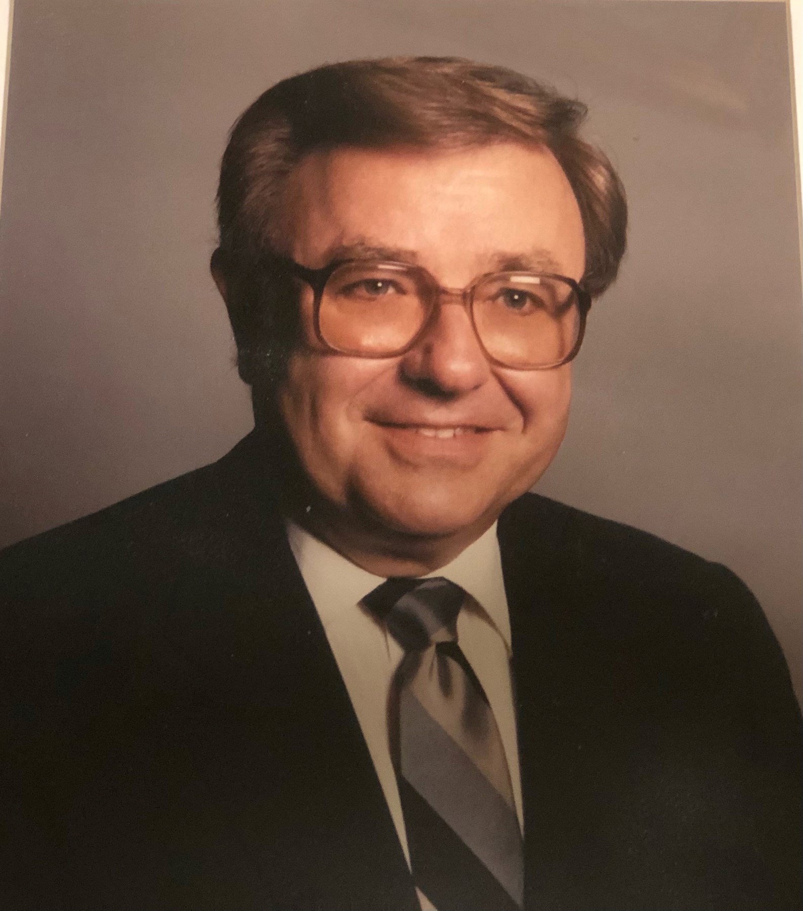 Obituary of Elroy John Wingers