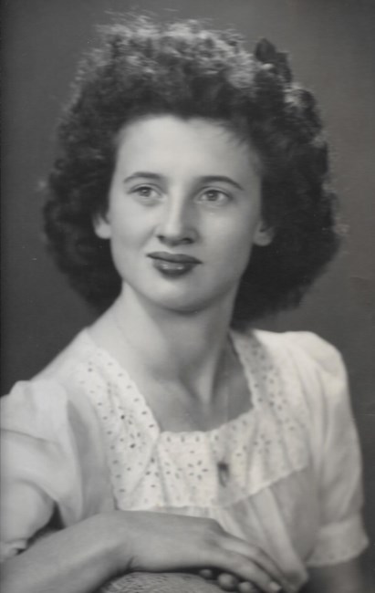 Obituary of Dee Holmes York Vanstory