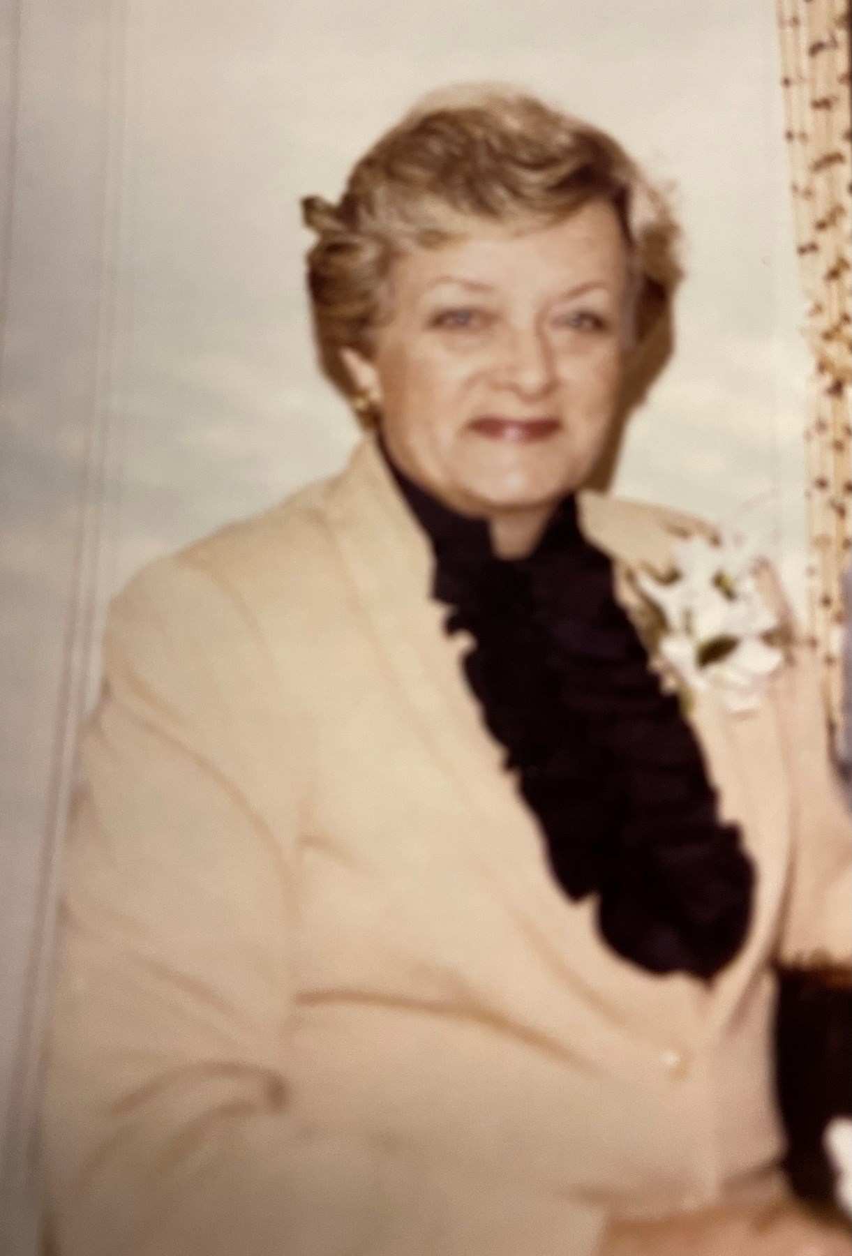 Obituary of Georgia Vivian (Barbee) Helms