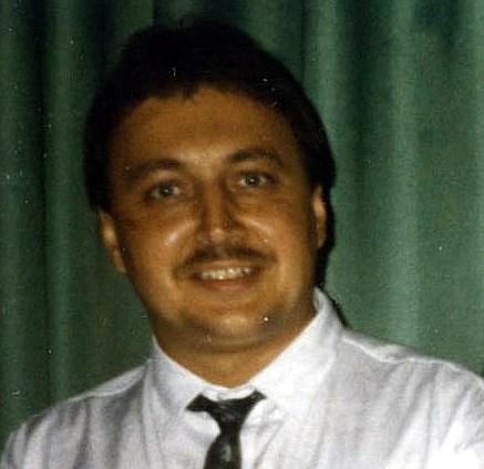 Obituario de John Leszek Logan