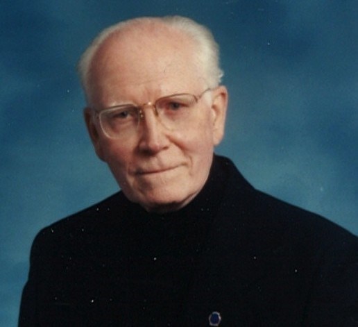 Obituario de Rev. Michael J. Lapierre, S.J.