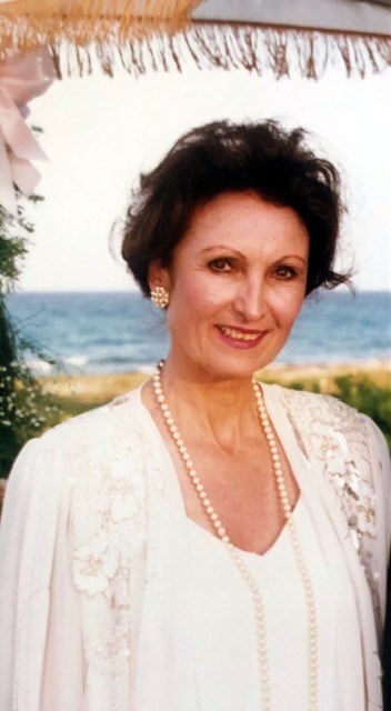 Obituary of Irmgard Schmidt de Fernandez