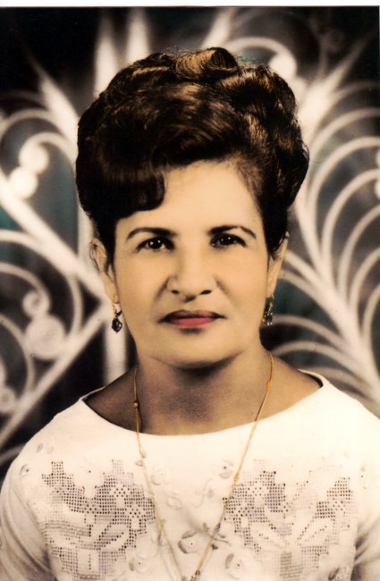 Obituary of Gloria Vélez Carrasquillo