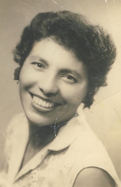 Obituary of Esperanza Moya