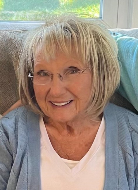 Avis de décès de Helen Marie Lyons