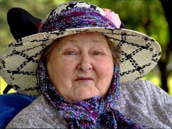 Obituary of Yvonne Vovonne Danis Chrétien