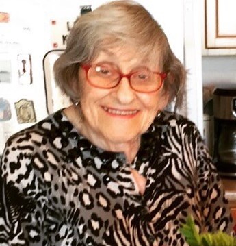 Obituary of Evelyn "Lynn" Simons
