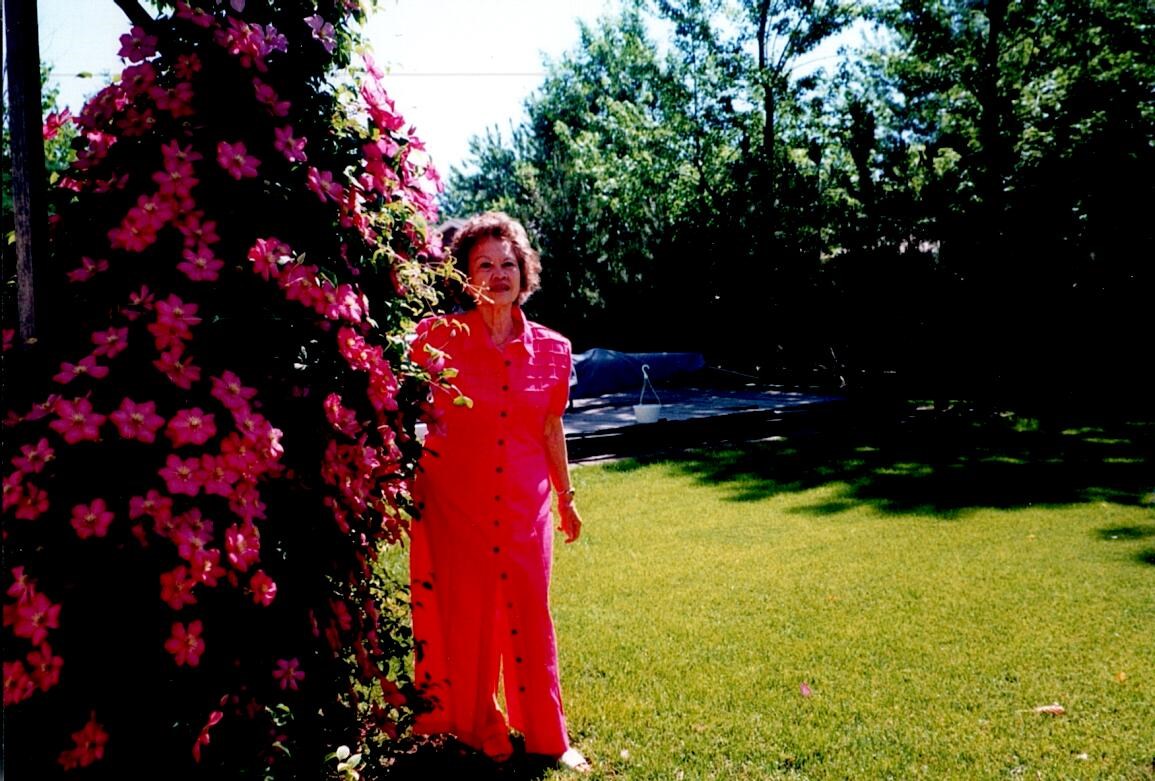 Obituary of Prully Vink-Komariah