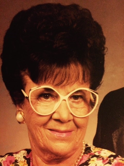 Obituary of Elizabeth Mary Simons