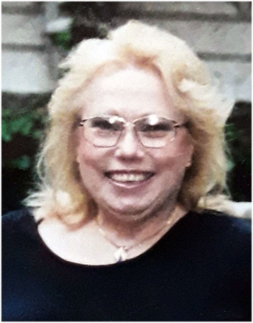 Obituario de Holly L. Clifton