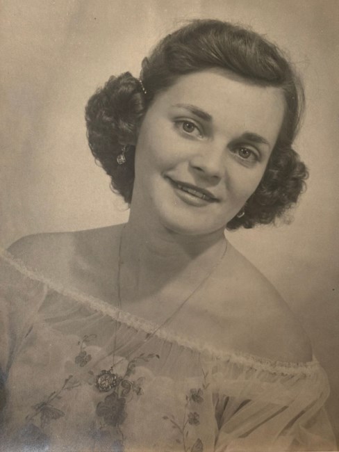 Obituary of Nivea Ercilia Avilés Solivan