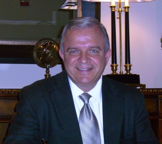 Obituario de Dr. Scott Farrar McFadden