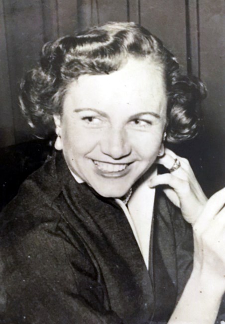 Obituary of Margarete Lowry