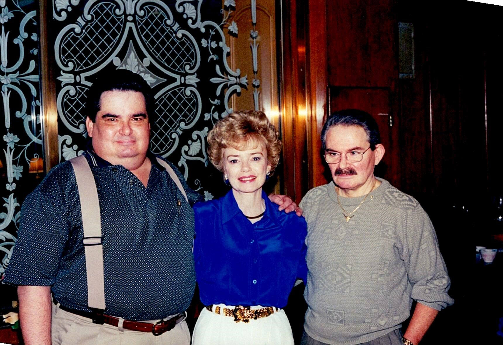 Two new pieces going on the emailing list tomorrow. This reverse fishhook  damascus squirrel-tail it going to a new home today👍 neilsonknives.com 🔥  #absmastersmith #judge @brodbeck_ironworks ..., image size:1720x1180